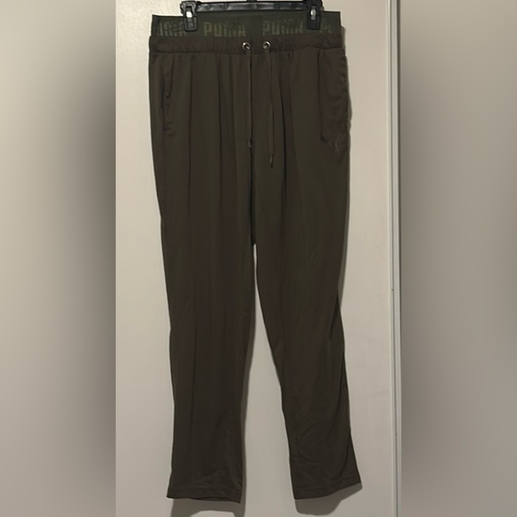 Woman’s puma lightweight sweatpants - Picture 1 of 4